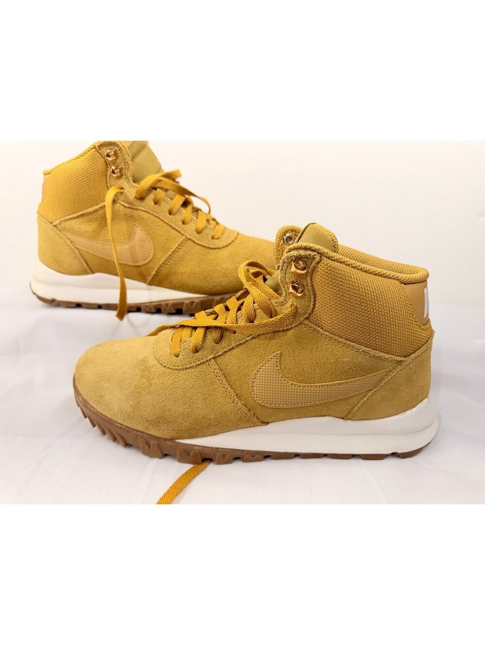 Nike Hoodland Suede Haystack Boots Gum Light Brown 654888-727 | Men's Size 8